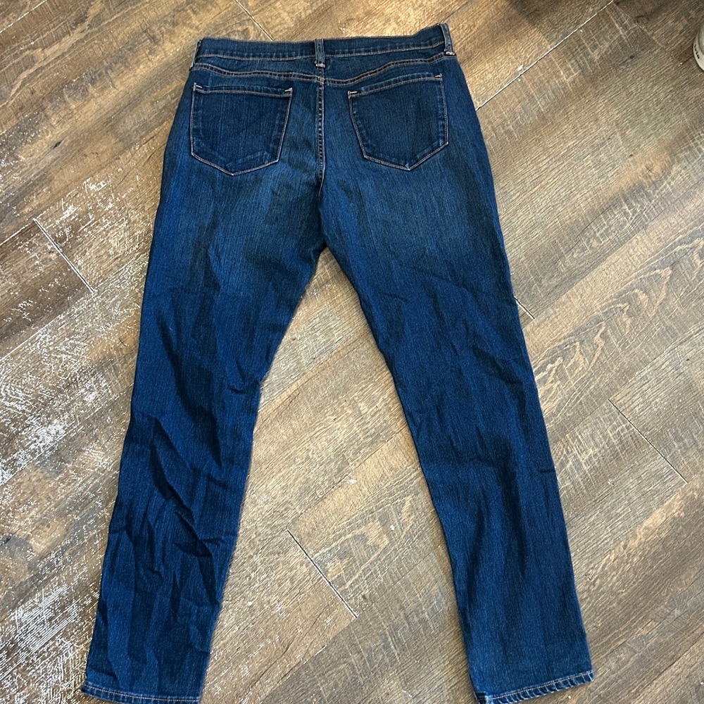 Old Navy 'Flirt' dark wash skinny jeans. size 8 Regular - Picture 4 of 7